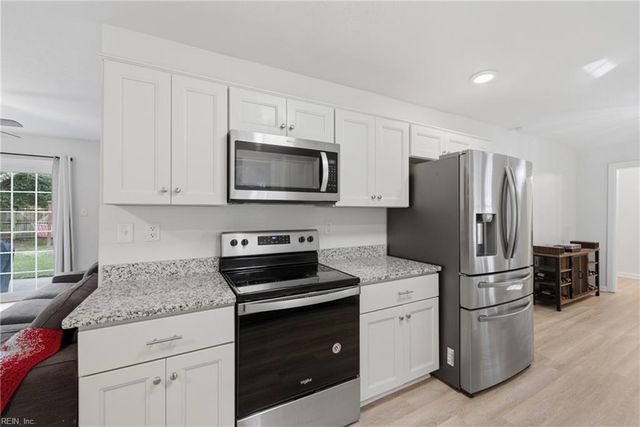 3249 Deer Park DR, Virginia Beach, VA 23452