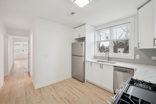 4954 W Byron Street, Chicago, IL 60641