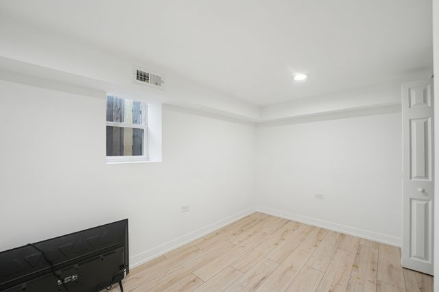 4954 W Byron Street, Chicago, IL 60641