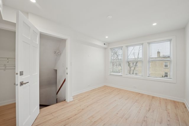 4954 W Byron Street, Chicago, IL 60641