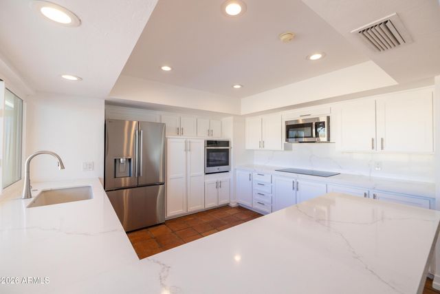 1302 E NICOLET Avenue, Phoenix, AZ 85020