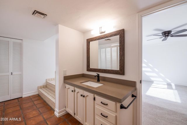 1302 E NICOLET Avenue, Phoenix, AZ 85020