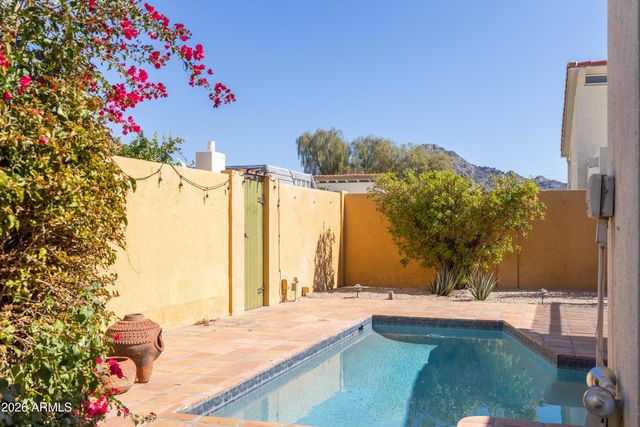 1302 E NICOLET Avenue, Phoenix, AZ 85020