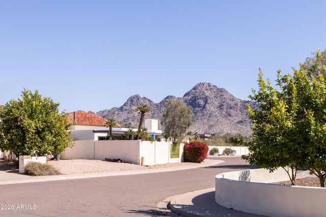 1302 E NICOLET Avenue, Phoenix, AZ 85020