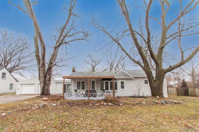 23106 Springbrook Drive, Farmington Hills, MI 48336