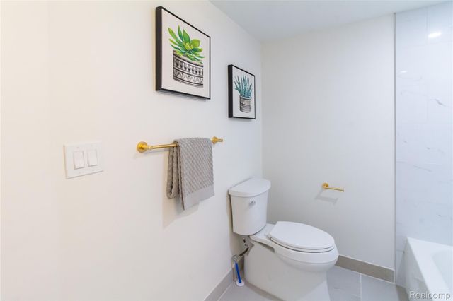23106 Springbrook Drive, Farmington Hills, MI 48336