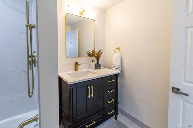 23106 Springbrook Drive, Farmington Hills, MI 48336
