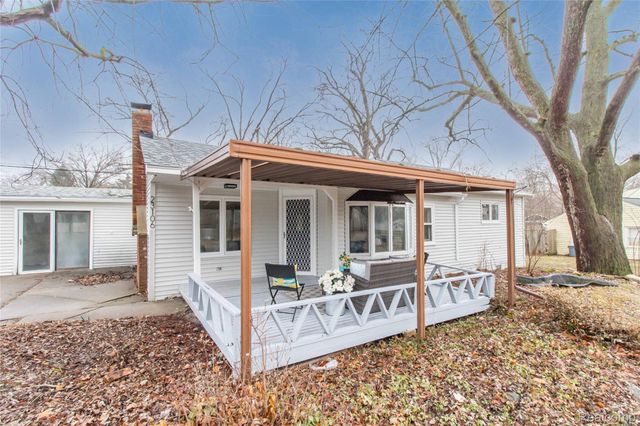 23106 Springbrook Drive, Farmington Hills, MI 48336