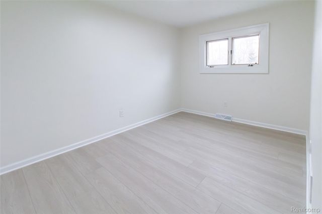 23106 Springbrook Drive, Farmington Hills, MI 48336