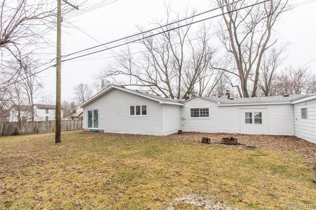 23106 Springbrook Drive, Farmington Hills, MI 48336