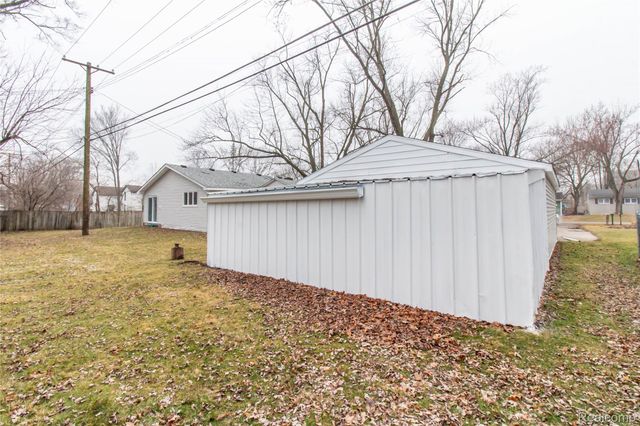 23106 Springbrook Drive, Farmington Hills, MI 48336