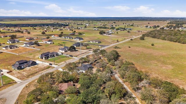 1196 County Road 319, La Vernia, TX 78121