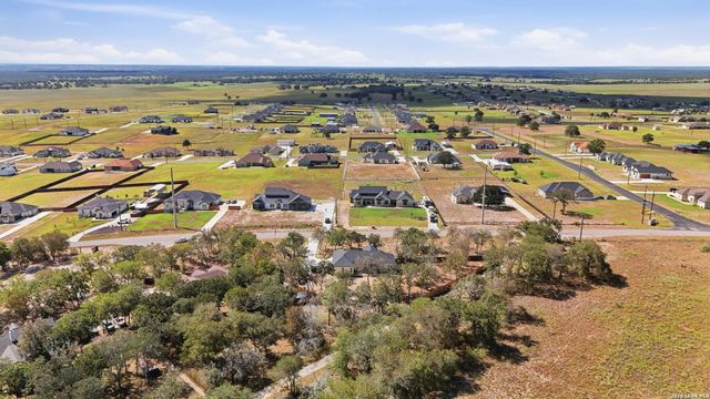 1196 County Road 319, La Vernia, TX 78121