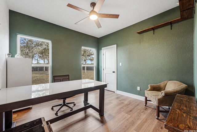 1196 County Road 319, La Vernia, TX 78121