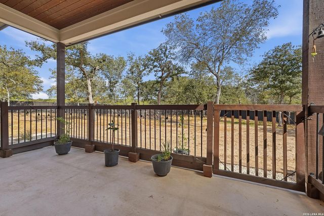 1196 County Road 319, La Vernia, TX 78121
