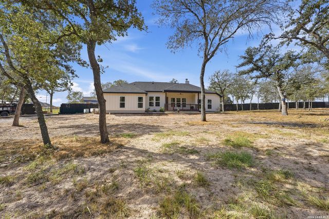 1196 County Road 319, La Vernia, TX 78121