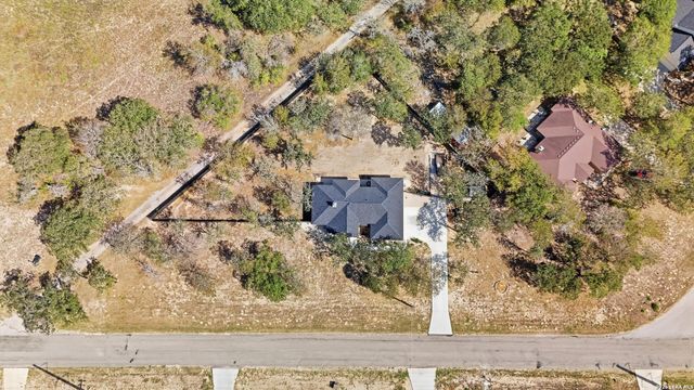 1196 County Road 319, La Vernia, TX 78121