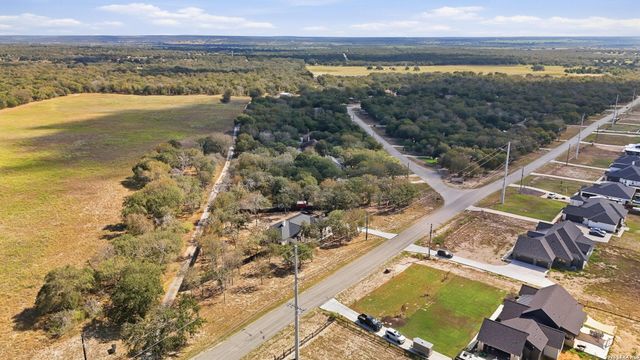 1196 County Road 319, La Vernia, TX 78121