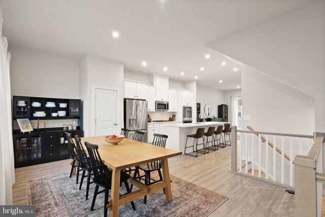 18353 MOSS GARDEN RD, Dumfries, VA 22026