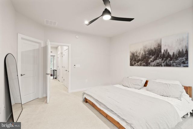 18353 MOSS GARDEN RD, Dumfries, VA 22026