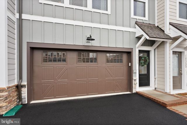 18353 MOSS GARDEN RD, Dumfries, VA 22026