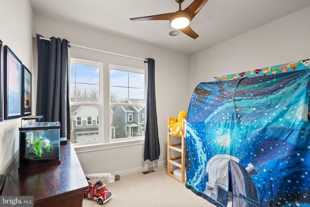 18353 MOSS GARDEN RD, Dumfries, VA 22026