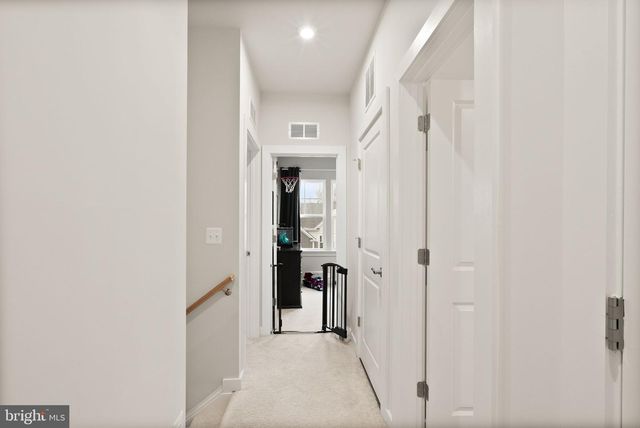 18353 MOSS GARDEN RD, Dumfries, VA 22026