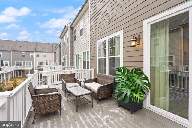 18353 MOSS GARDEN RD, Dumfries, VA 22026