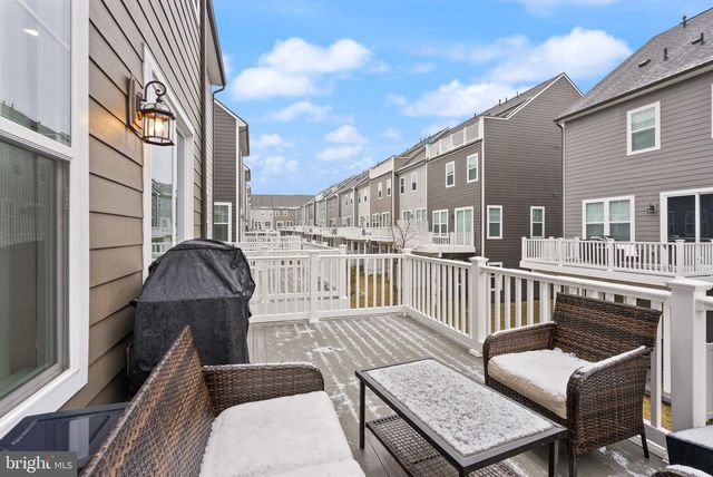 18353 MOSS GARDEN RD, Dumfries, VA 22026