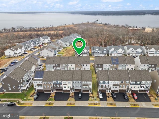 18353 MOSS GARDEN RD, Dumfries, VA 22026