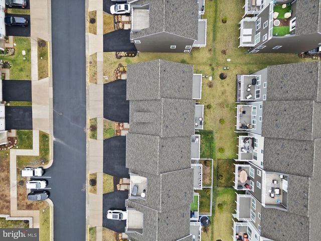 18353 MOSS GARDEN RD, Dumfries, VA 22026