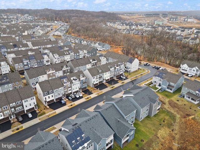 18353 MOSS GARDEN RD, Dumfries, VA 22026