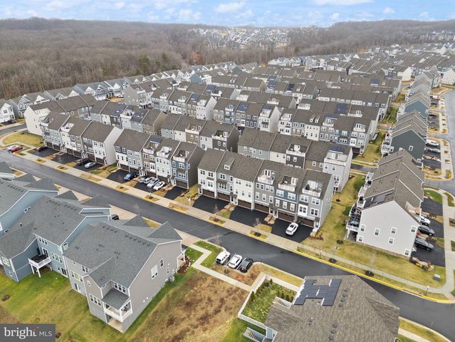 18353 MOSS GARDEN RD, Dumfries, VA 22026