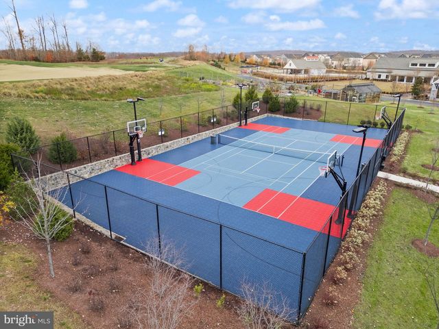 18353 MOSS GARDEN RD, Dumfries, VA 22026