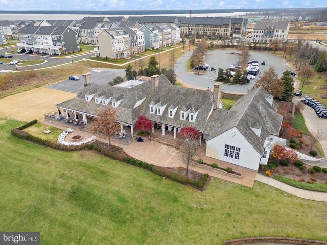 18353 MOSS GARDEN RD, Dumfries, VA 22026