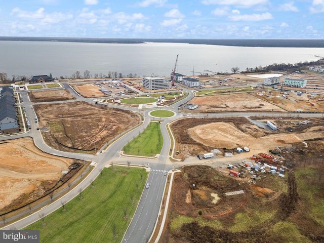 18353 MOSS GARDEN RD, Dumfries, VA 22026