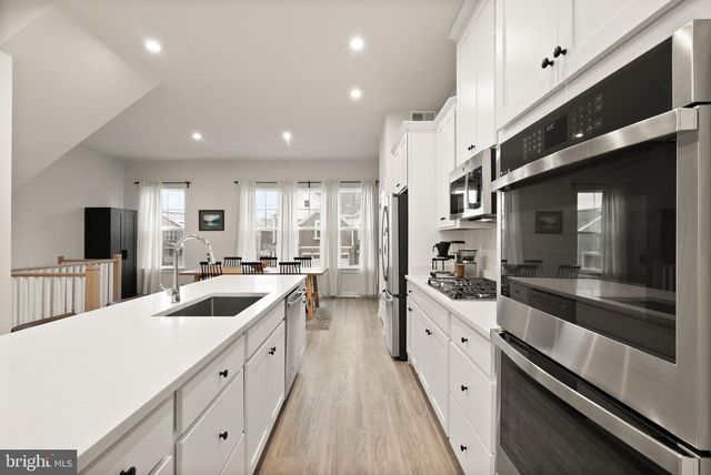 18353 MOSS GARDEN RD, Dumfries, VA 22026