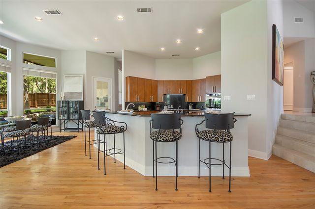 800 Shady Bend Court, Highland Village, TX 75077