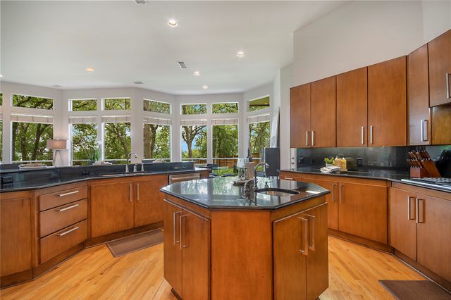 800 Shady Bend Court, Highland Village, TX 75077