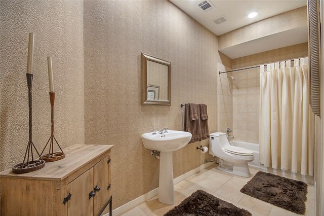 800 Shady Bend Court, Highland Village, TX 75077