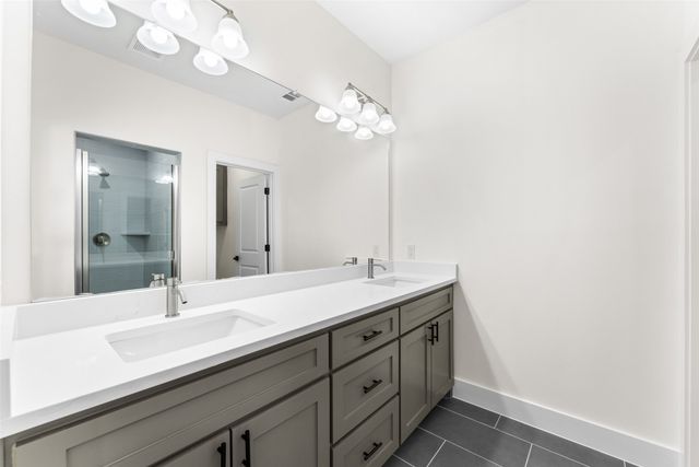 501 N Moore Street, Dallas, TX 75203