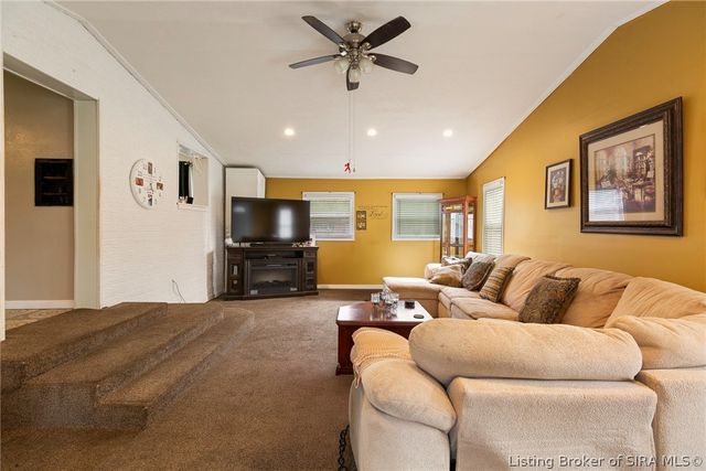 823 Elmwood Avenue, New Albany, IN 47150