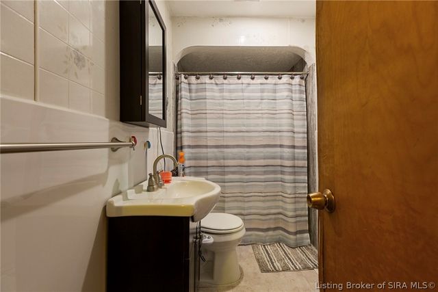 823 Elmwood Avenue, New Albany, IN 47150