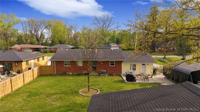 823 Elmwood Avenue, New Albany, IN 47150