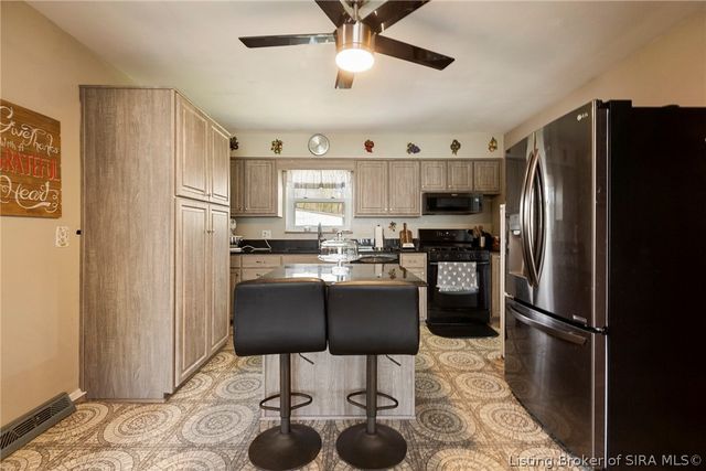 823 Elmwood Avenue, New Albany, IN 47150