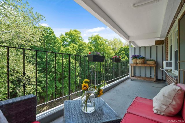110 Draper Lane 2DS, Dobbs Ferry, NY 10522