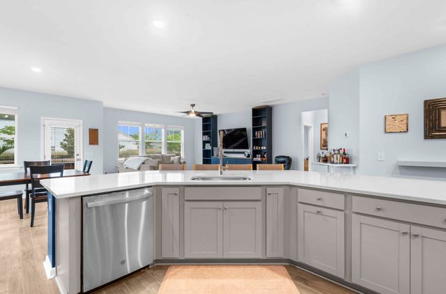 602 Macintyre Circle, Summerville, SC 29486