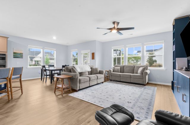 602 Macintyre Circle, Summerville, SC 29486