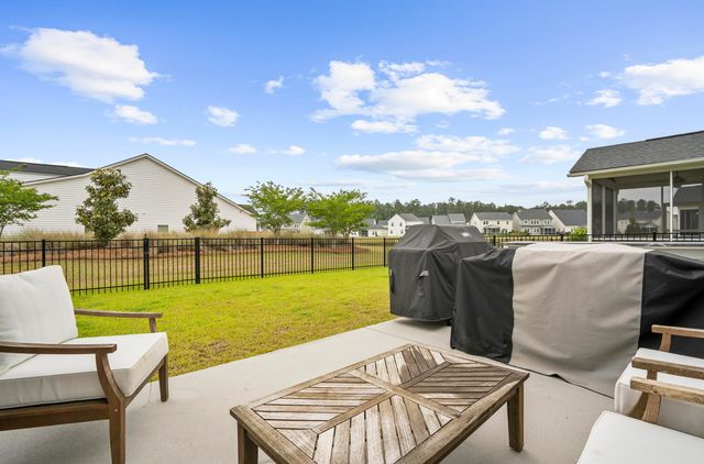 602 Macintyre Circle, Summerville, SC 29486