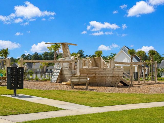 602 Macintyre Circle, Summerville, SC 29486